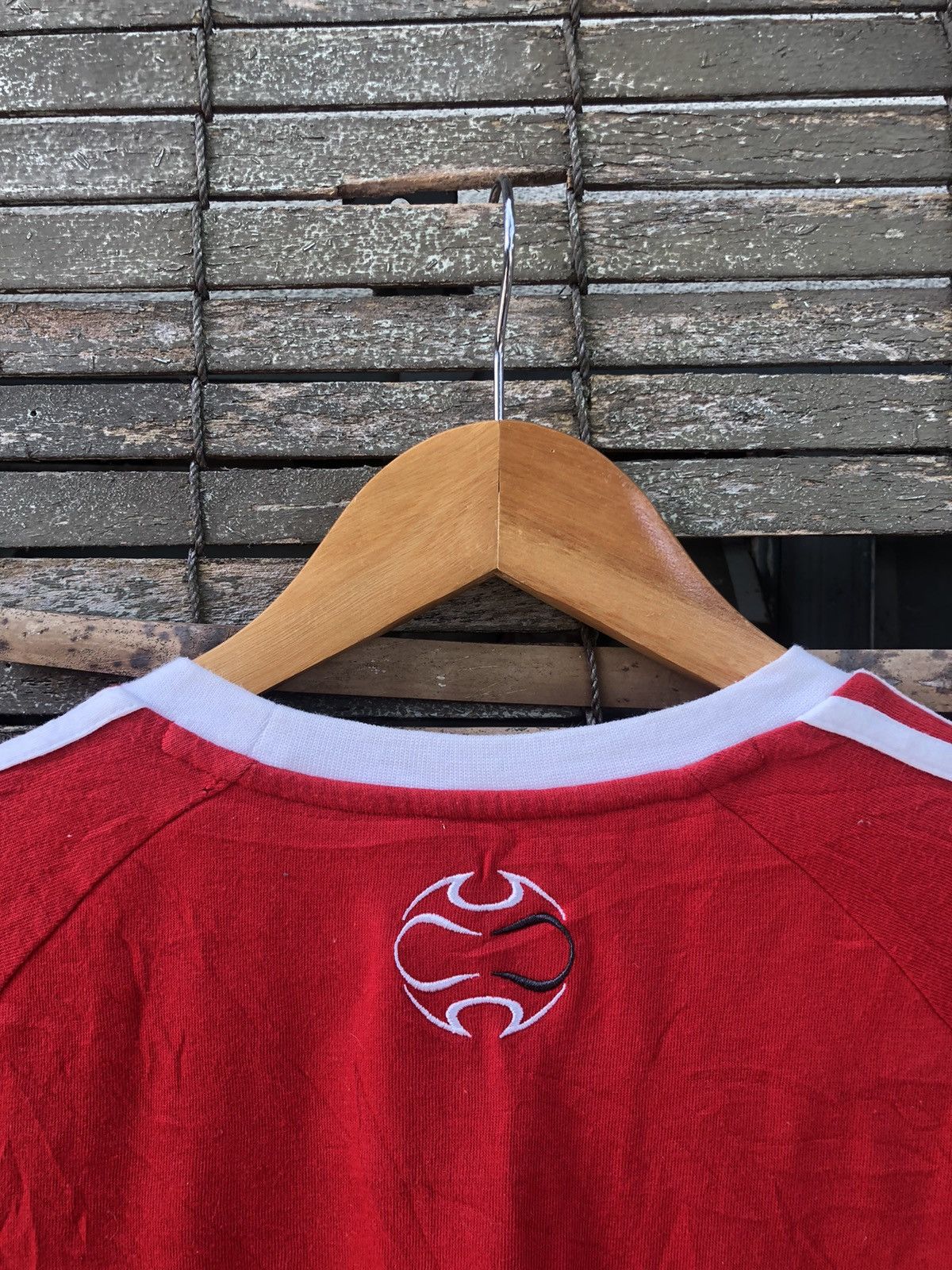 Adidas 🔥Vintage Y2k🔥 Adidas Liverpool Carlsbery Embroidered Tee Size US L / EU 52-54 / 3 - 16 Thumbnail