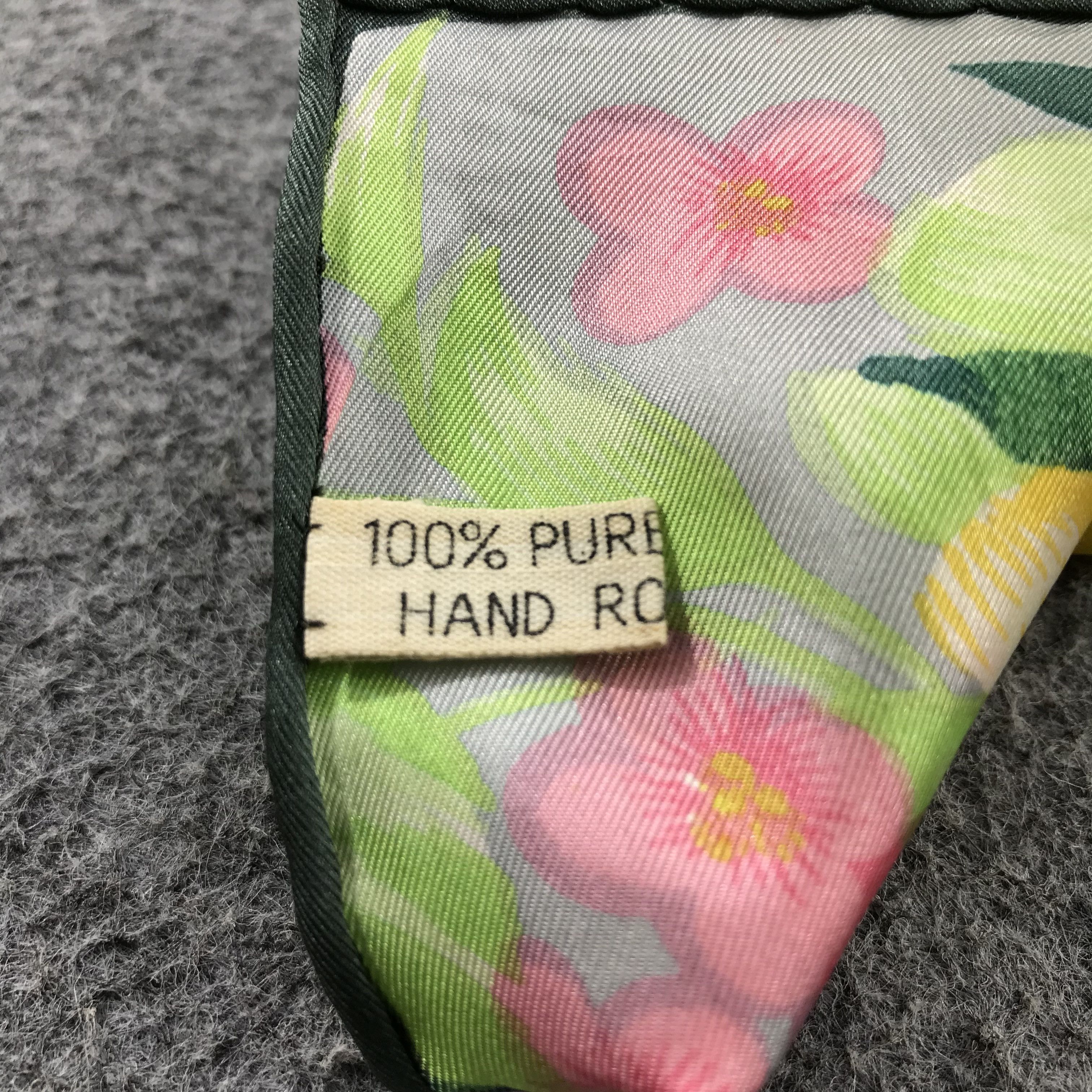 Japanese Brand Vintage Luxury Floral Silk Scarf M156 Size ONE SIZE - 6 Thumbnail