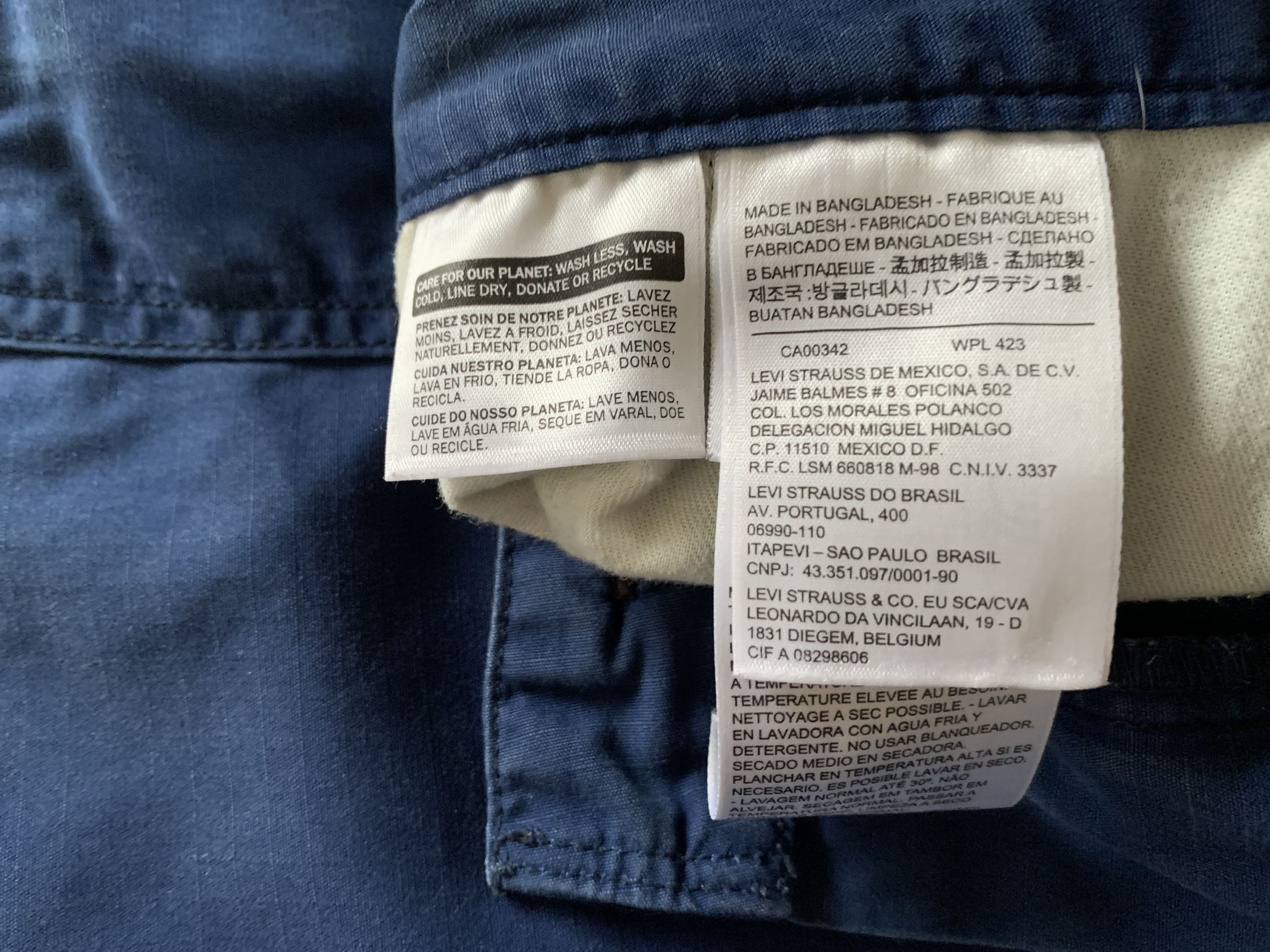 Designer × Levi's Levis Blue Cargo Shorts Size US 33 - 8 Thumbnail