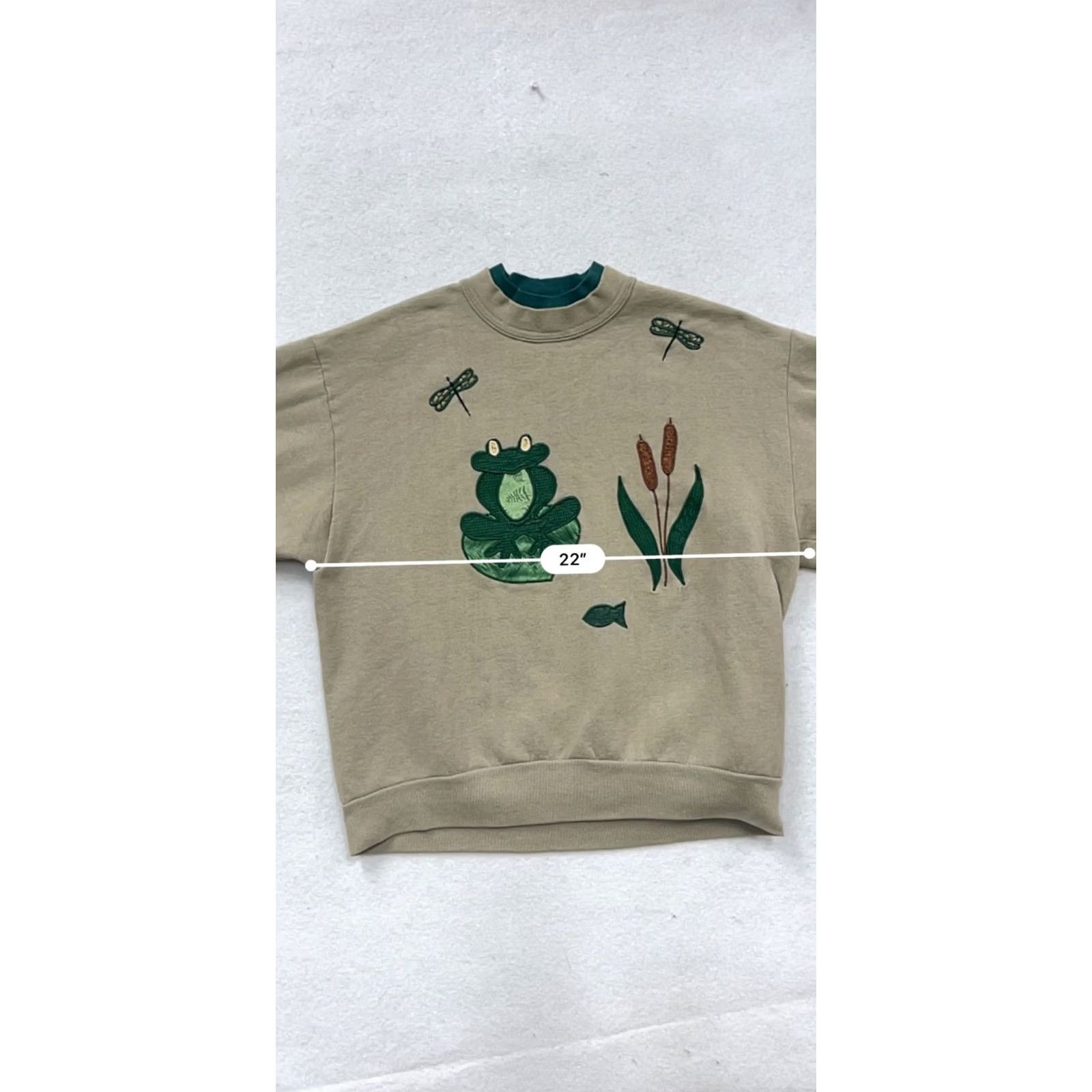 Vintage VINTAGE Sweatshirt Frog & Dragonfly Embroidered Beige Small Unisex Adults Crewneck Pullover Like New Size US S / EU 44-46 / 1 - 8 Thumbnail