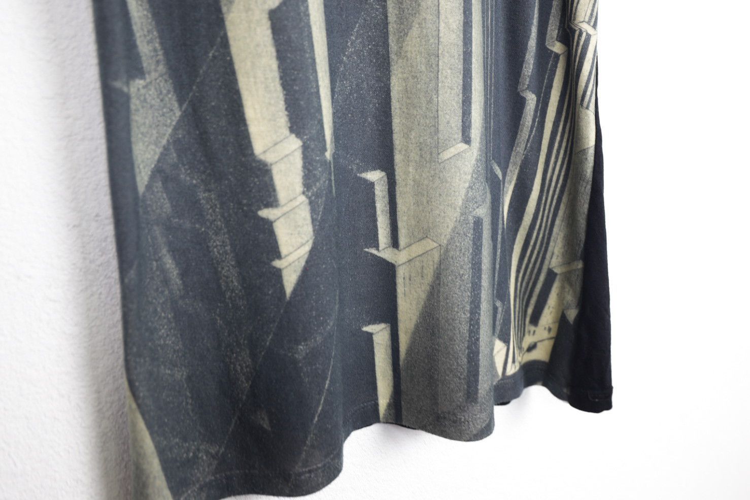 MoMA The Metropolitan Museum of Art New York Graphic 3D Tee Size US S / EU 44-46 / 1 - 5 Thumbnail