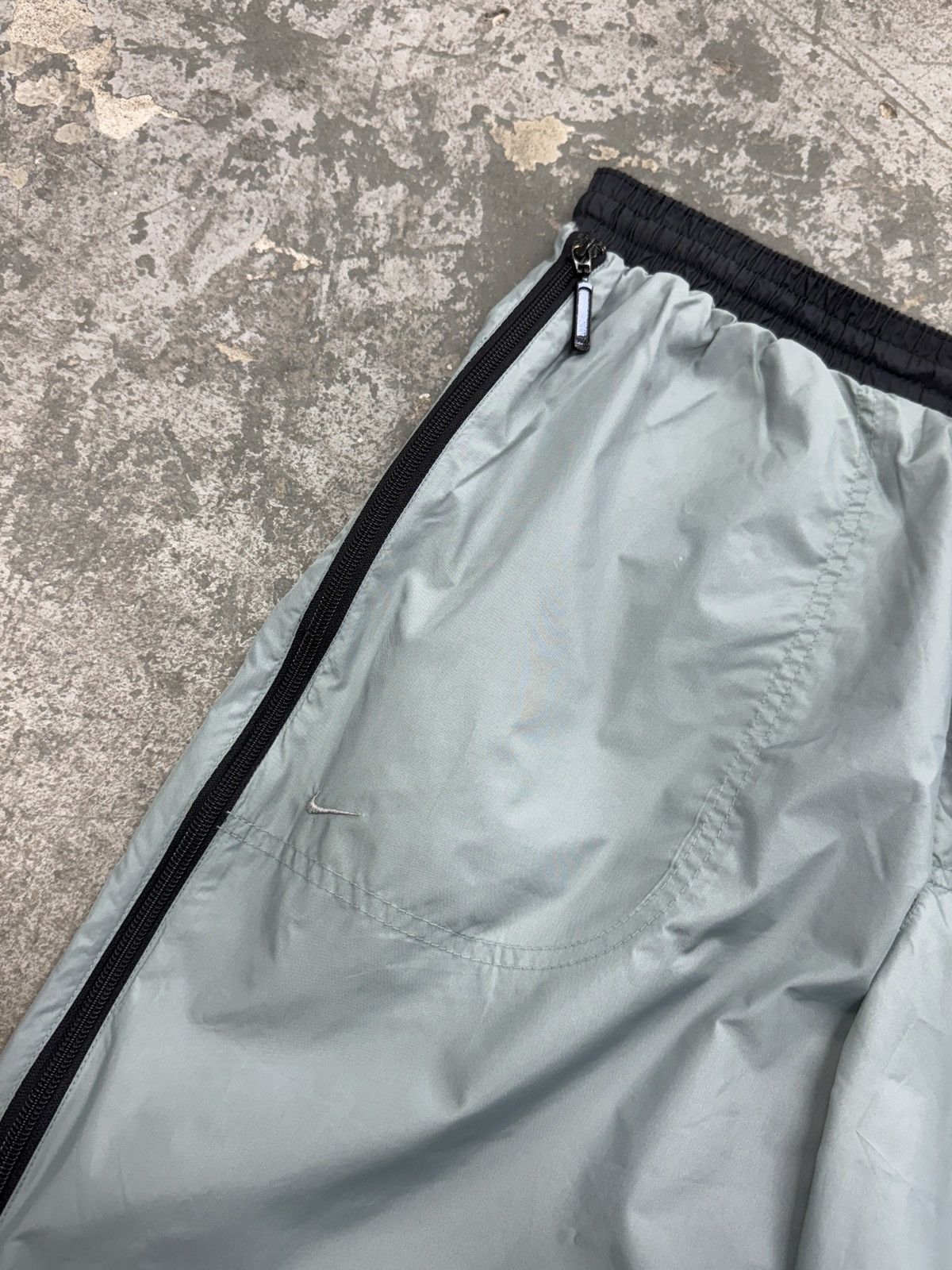 Nike Nike Vintage Zip Shorts Size US 31 - 2 Thumbnail