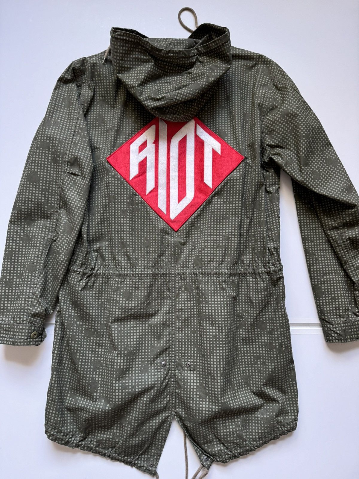 Supreme 2014 Riot Parka in Night Camo Size US L / EU 52-54 / 3 - 2 Thumbnail