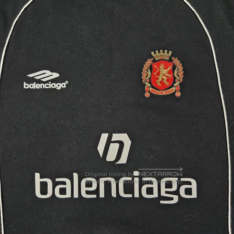 Balenciaga Balenciaga Manchester United embroidery football short-sle Size US M / EU 48-50 / 2 - 4 Thumbnail