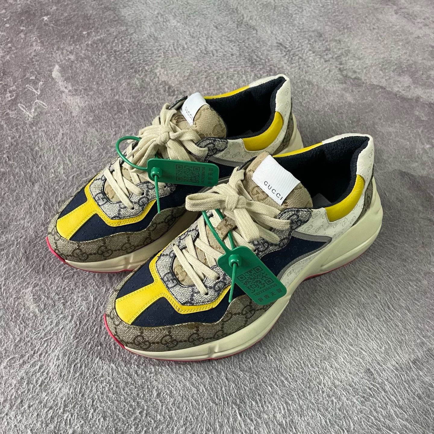 Gucci Gucci Pink Lowtop Sneakers 42 Men Size US 9 / EU 42 - 1 Thumbnail