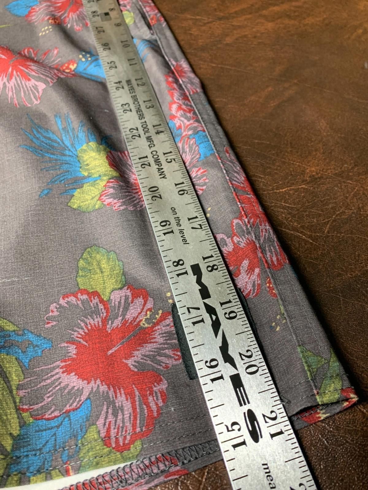 Designer Vanphibian Vans Hybrid Shorts Mens 36 Floral Quick Dry (280) Size US 36 / EU 52 - 8 Thumbnail