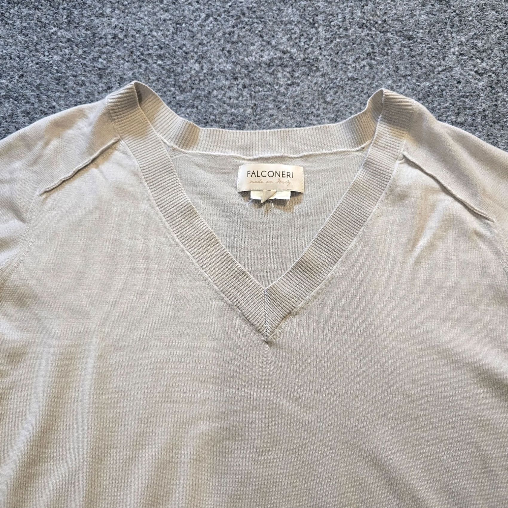 Vintage Falconeri Sweater Womens Size Small Gray Tan Wool Blend V Neck Casual Italy Pull-over Knit Womens Regular Long Sleeve Solid Pattern 70s? Size S / US 4 / IT 40 - 2 Thumbnail