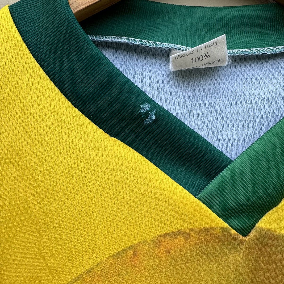Vintage Vintage ronaldo R9 brasil football rare jersey Size US L / EU 52-54 / 3 - 6 Thumbnail