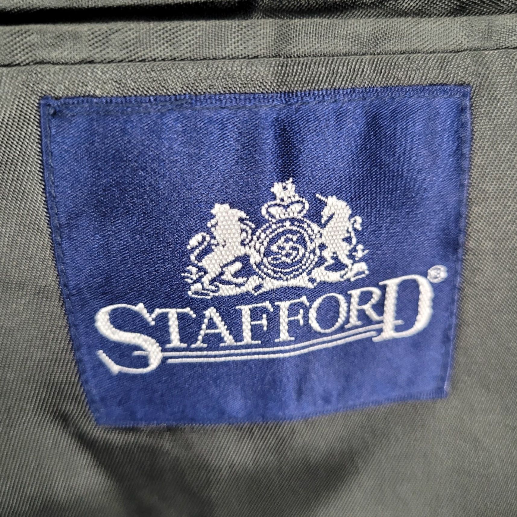 Stafford Stafford Grey Worsted Wool Blend 2 Button Vented Notch Blazer Sport Coat 50R Mens Regular Wool Polyester Gray Notch Lapel 2 Piece Classic Size 50R - 3 Thumbnail