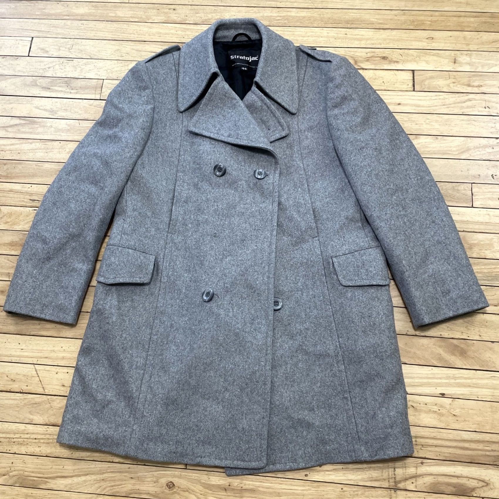 Doublet VINTAGE Stratojac Jacket Coat Gray 44 Double Breasted Wool Overcoat Heavyweight Mens 44R Epaulets Peak Lapel Vintage Overcoat Size US S / EU 44-46 / 1 - 3 Thumbnail