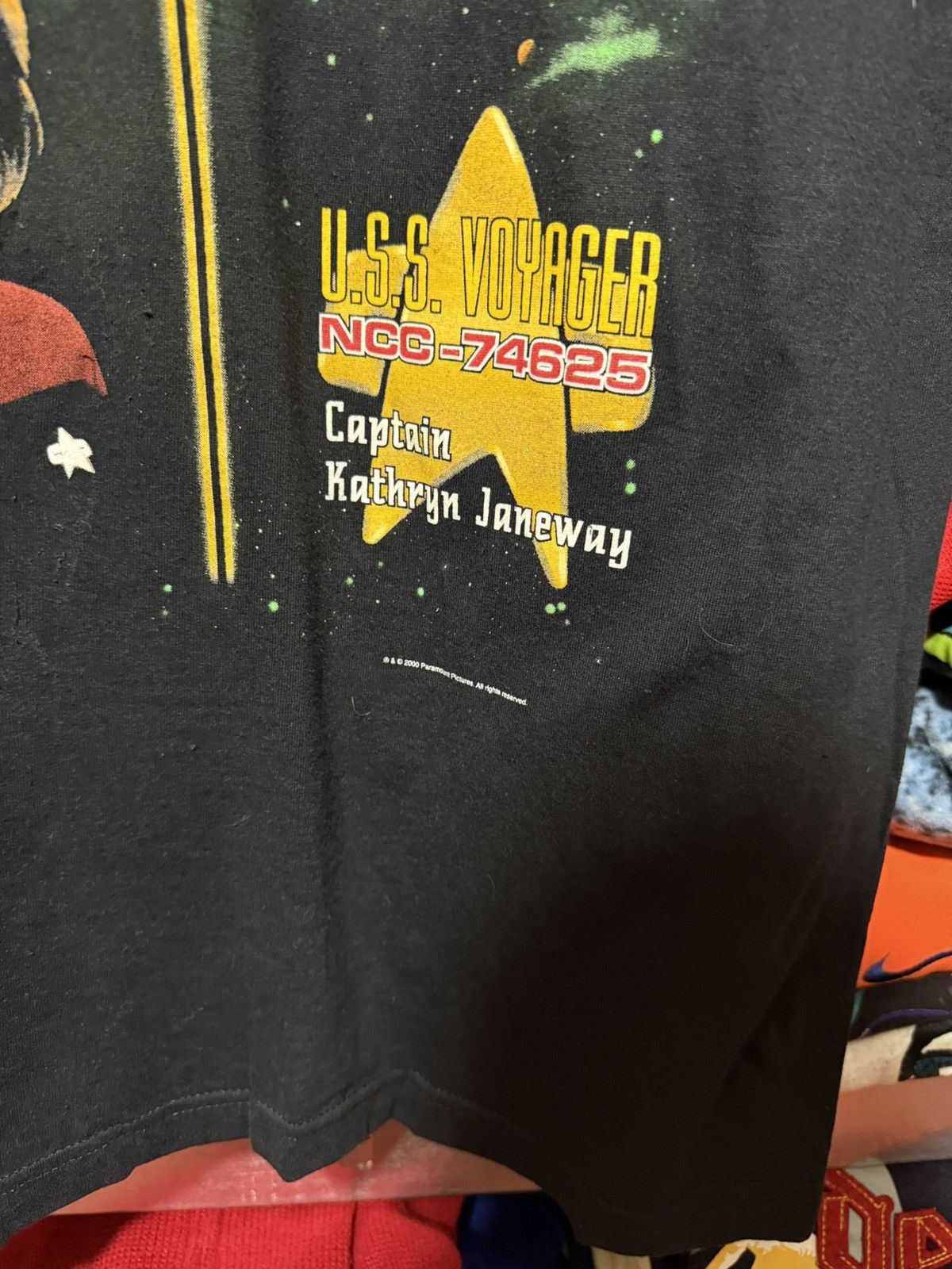 Vintage Vintage 2000 Star Trek Voyager Captain Kathryn T-Shirt Size US L / EU 52-54 / 3 - 4 Thumbnail
