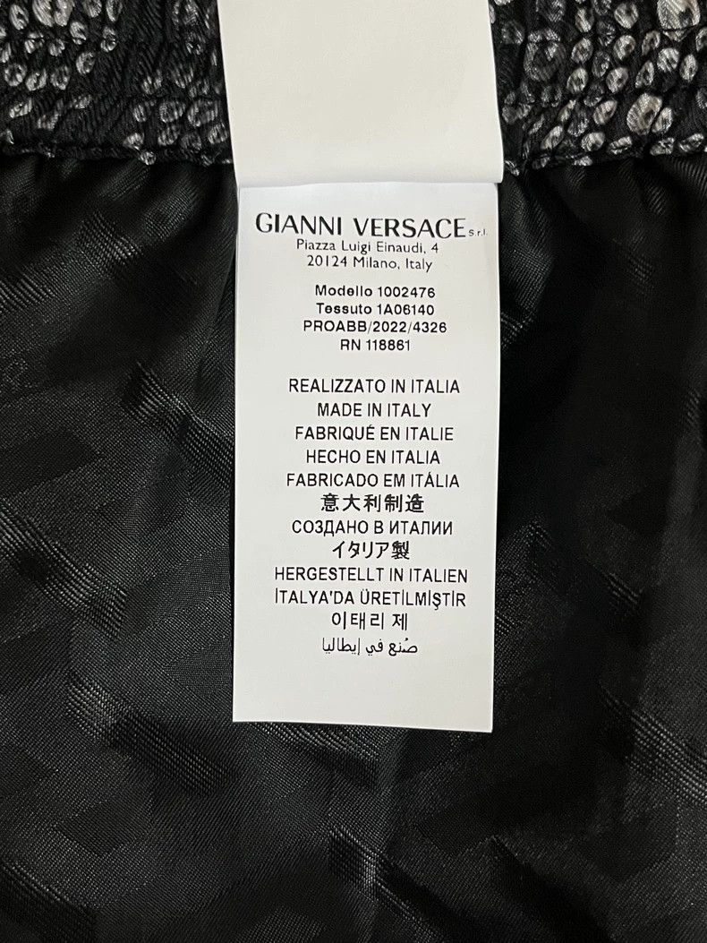 Versace Versace Mulberry silk shorts Size US 34 / EU 50 - 7 Thumbnail