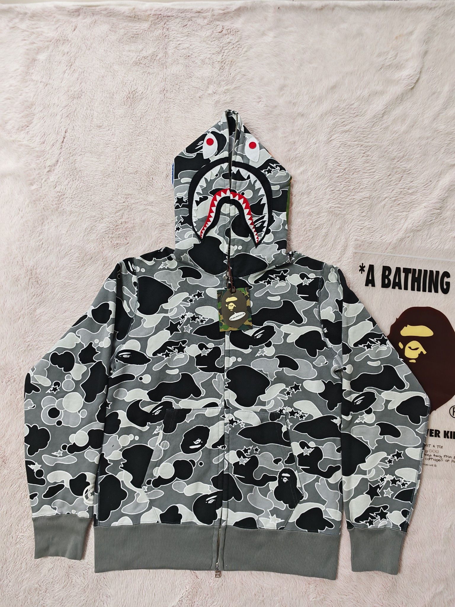 Bape A Bathing Ape Shark Camo Full Zip Hoodie Size M Size US M / EU 48-50 / 2 - 1 Thumbnail