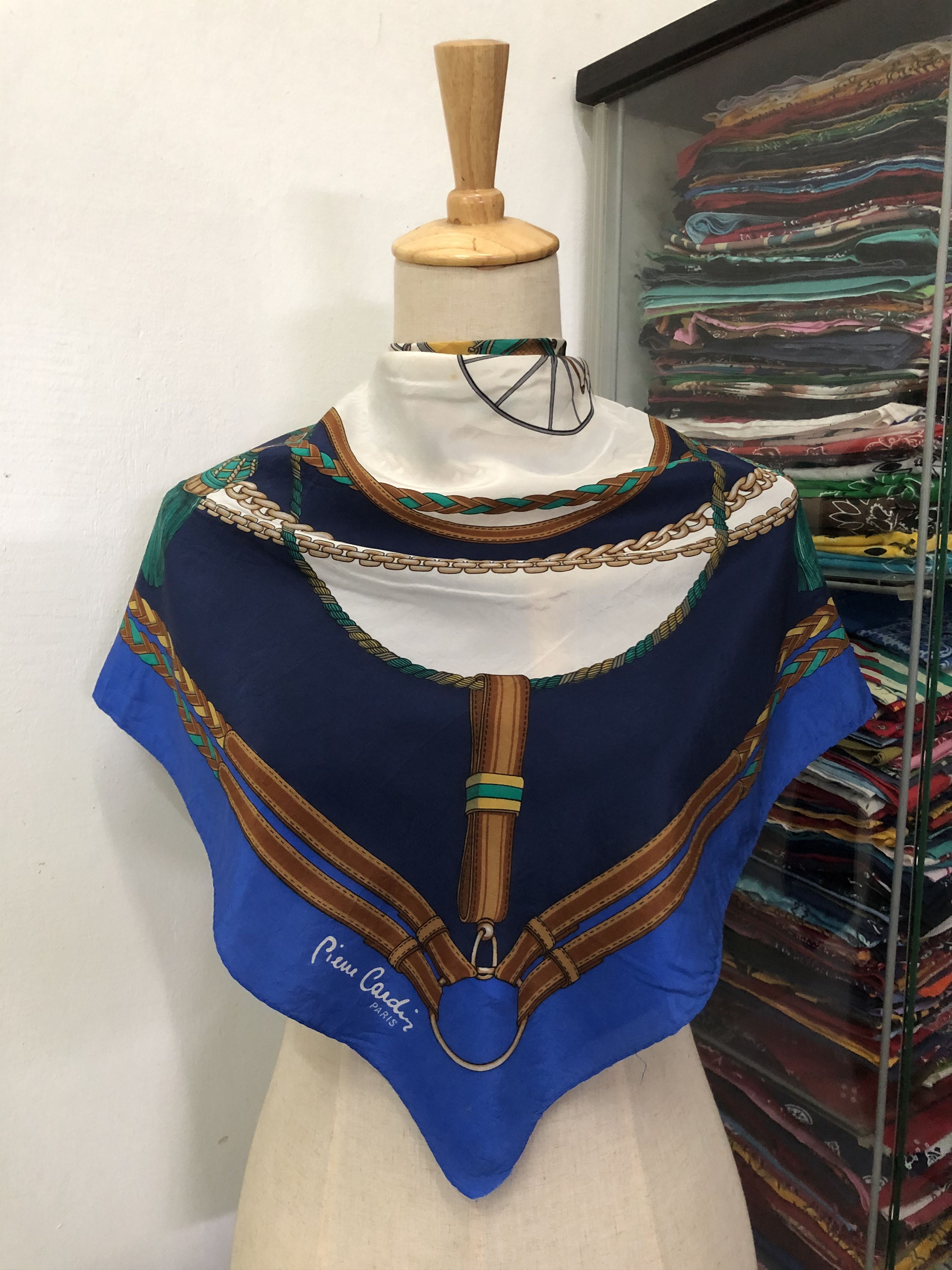 Pierre Cardin × Vintage Vintage Pierre Cardin Silk Scarf Size ONE SIZE - 1 Thumbnail