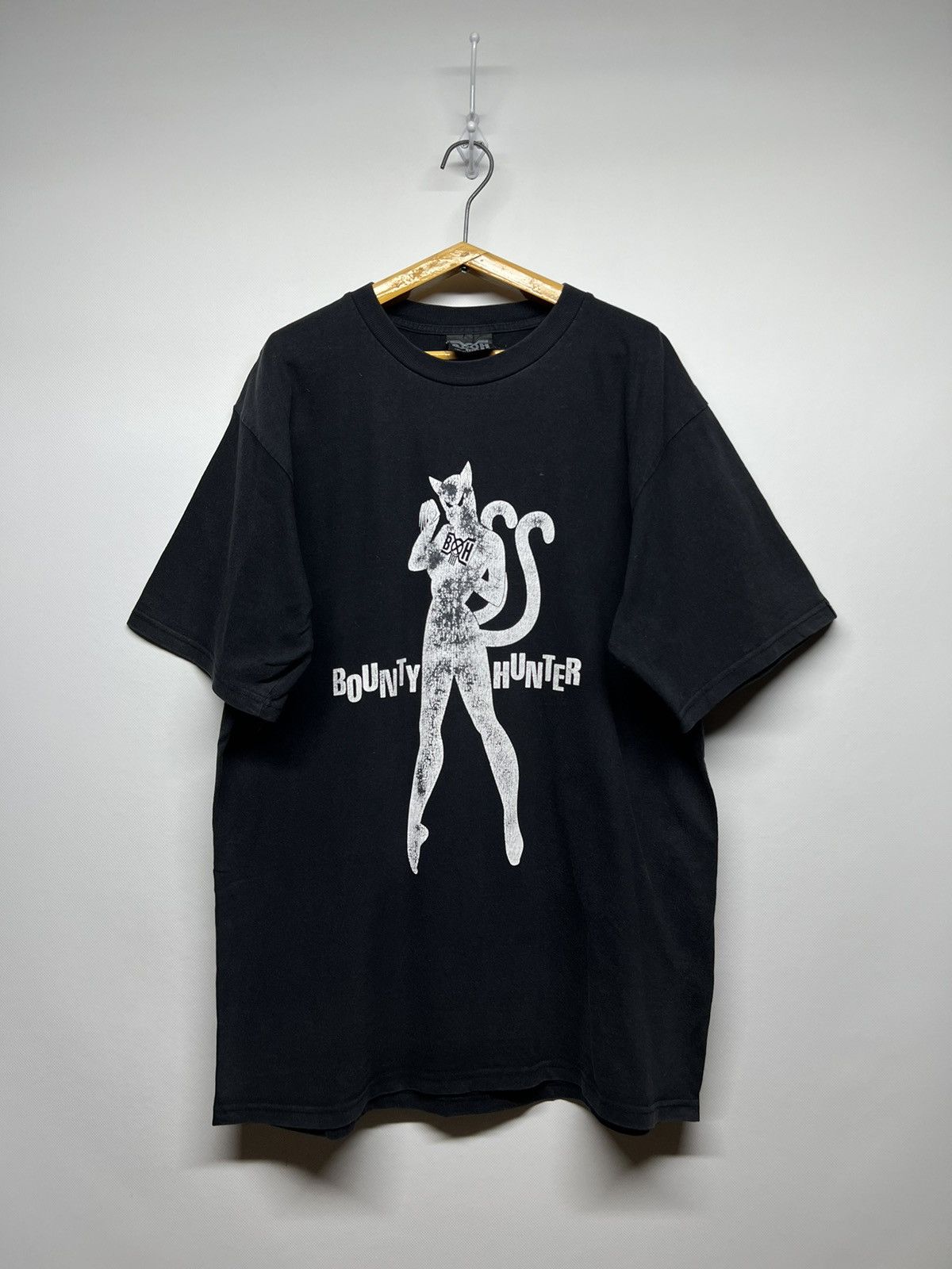 Vintage Vintage Y2k BOUNTY HUNTER x Dragon Hunter Faded T-Shirt Size US L / EU 52-54 / 3 - 6 Thumbnail