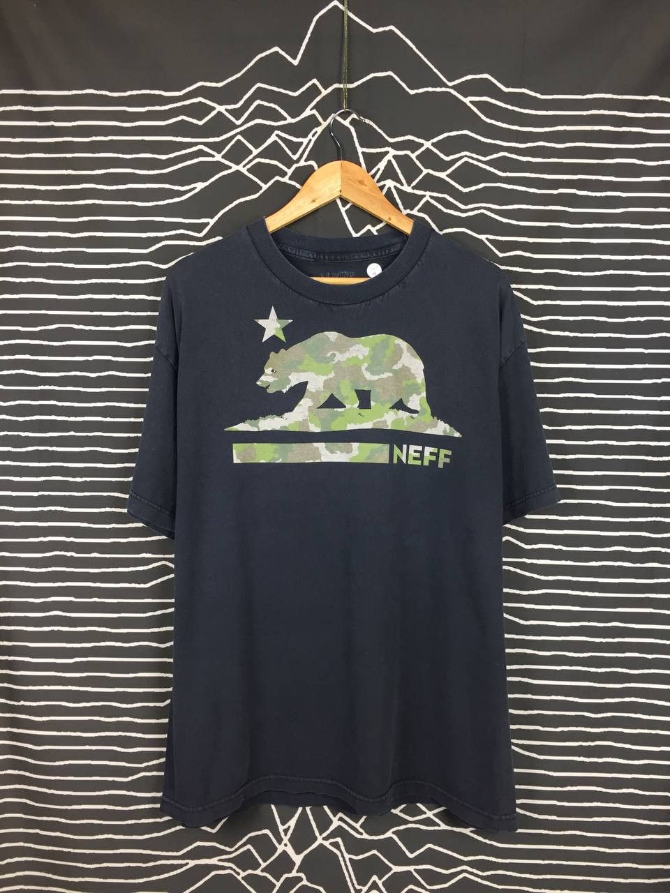 NEFF × Vintage NEFF Camo California Republic Bear Flag Logo Skate Tee Size US XL / EU 56 / 4 - 1 Thumbnail