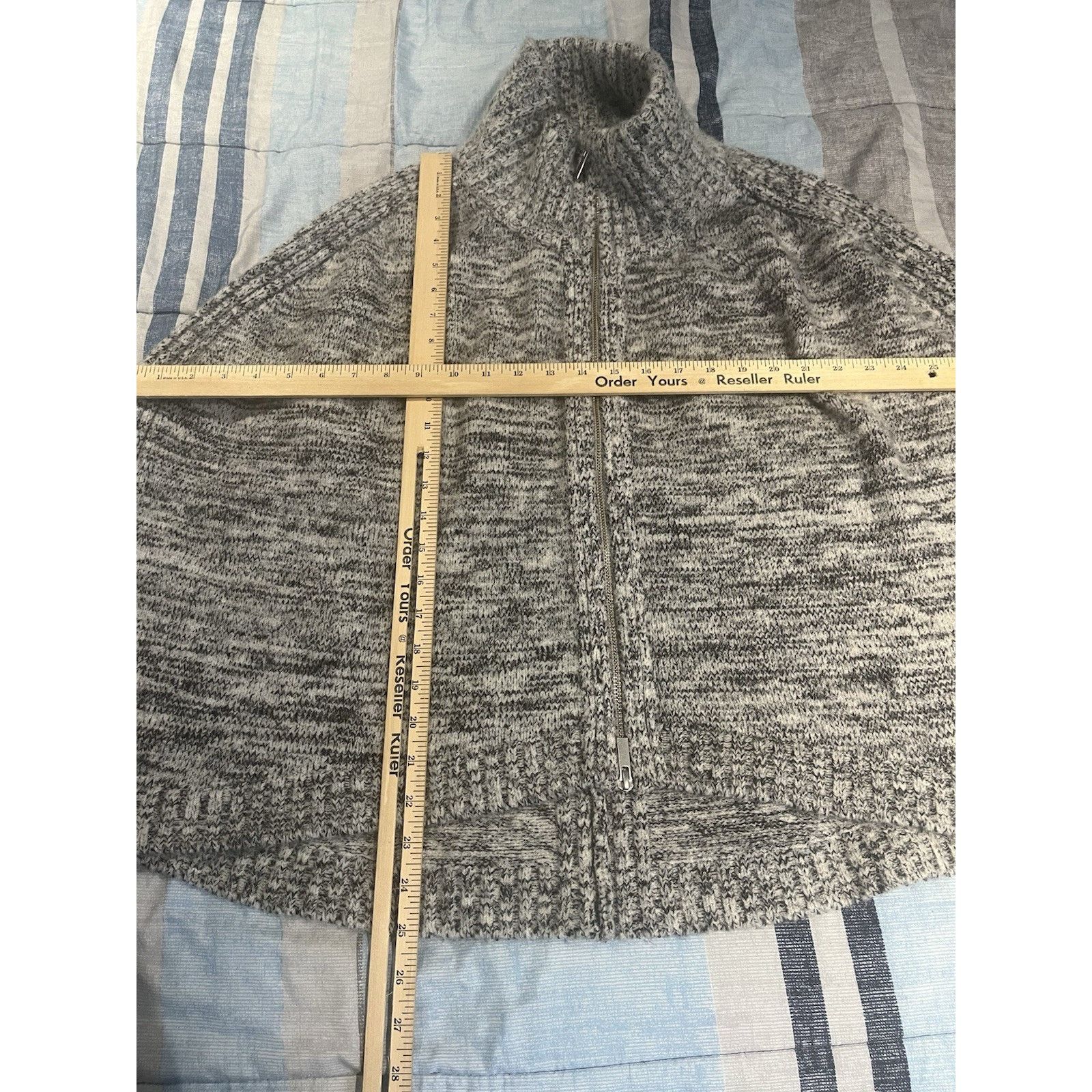 Banana Republic Banana Republic women's L lava grey zip sweater capelet Size L / US 10 / IT 46 - 3 Thumbnail