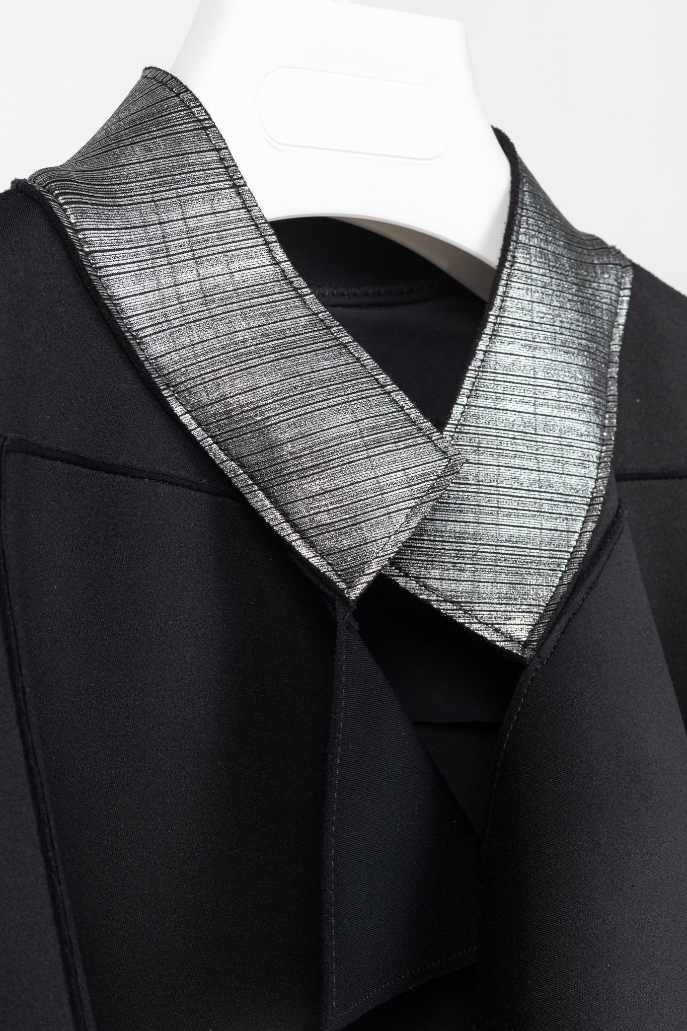 Marie Saint Pierre Marie Saint Pierre Neoprene Metallic-Neck Open-Front Coat Size L / US 10 / IT 46 - 6 Thumbnail