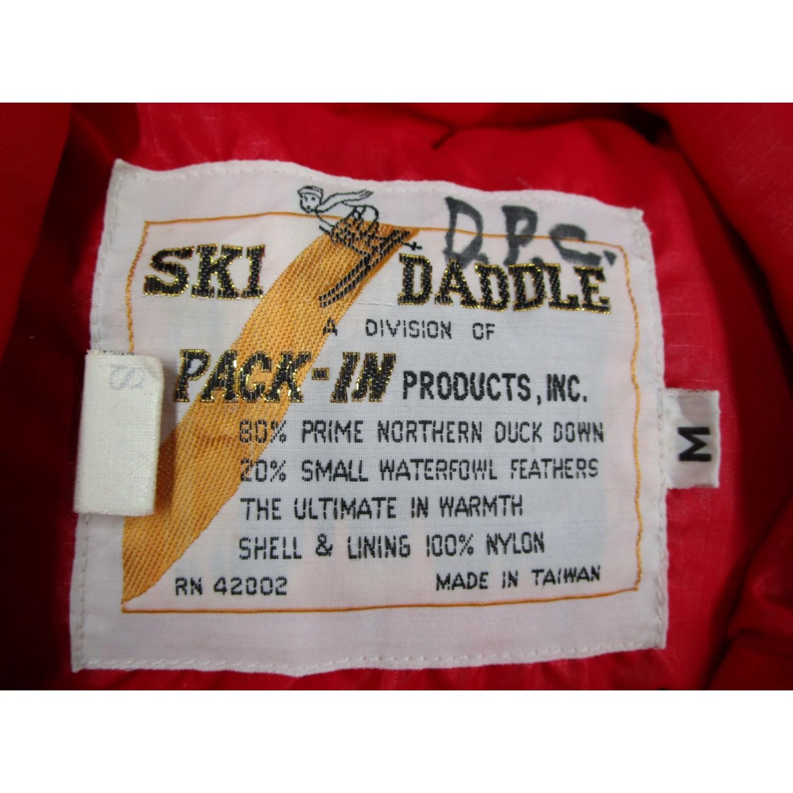 VINTAGE Ski Daddle Vest Mens M Red Down Nylon Outdoor 80s Skiing Puffer Jacket Mid-Length Stand-Up Collar Zipper Pockets Quilted