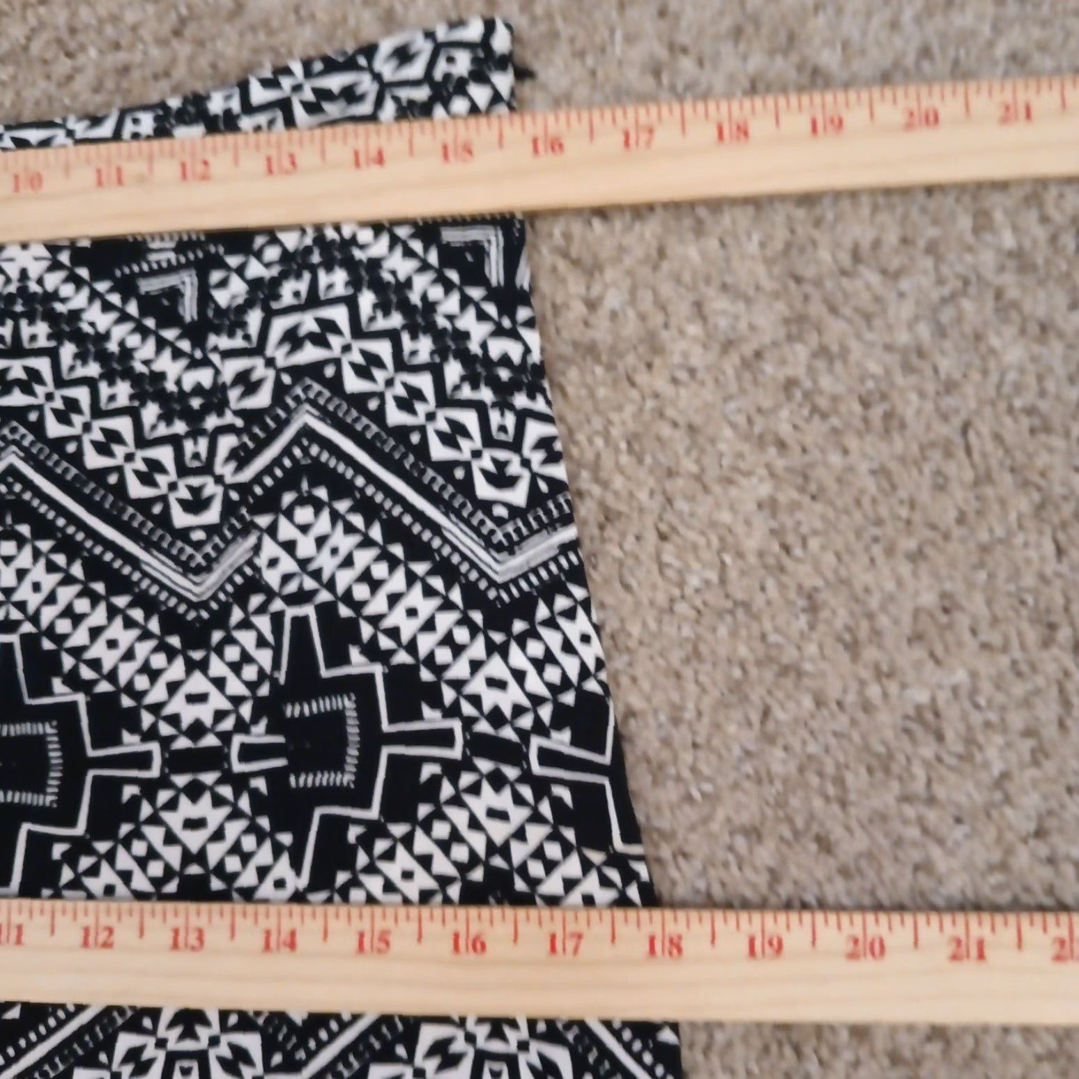 Express Express Skirt Women Midi Black White Geometric Rayon Zip Slit Pencil M Size 32" / US 10 / IT 46 - 3 Thumbnail