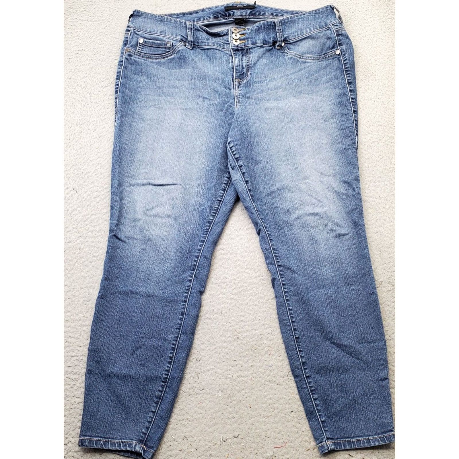 Torrid Torrid Jeans Womens 20R Blue Denim Stretch 5-Pocket Skinny Leg Button Fly Jeans Size 42" / US 20 - 2 Thumbnail