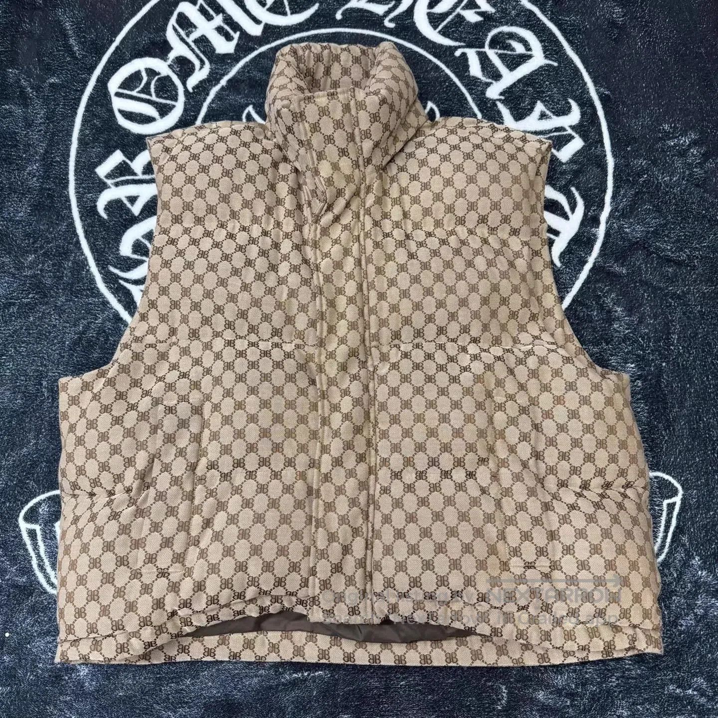 Balenciaga Brown Patterned Puffer Vest Size L. Size US L / EU 52-54 / 3 - 1 Thumbnail