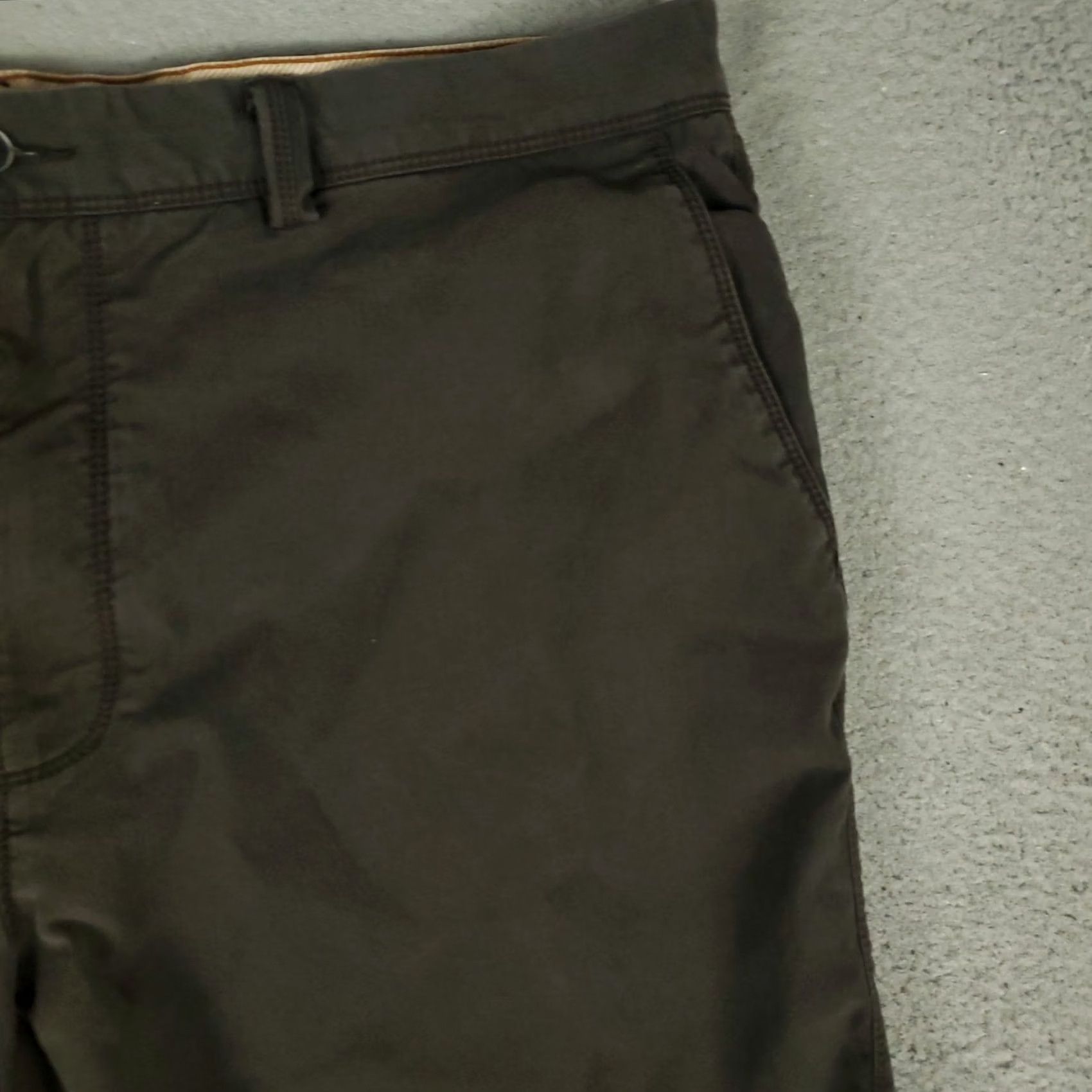 Tommy Bahama Tommy Bahama Shorts Mens Size 42 Brown Cotton Blend Flat Front Chino Size US 42 / EU 58 - 3 Thumbnail