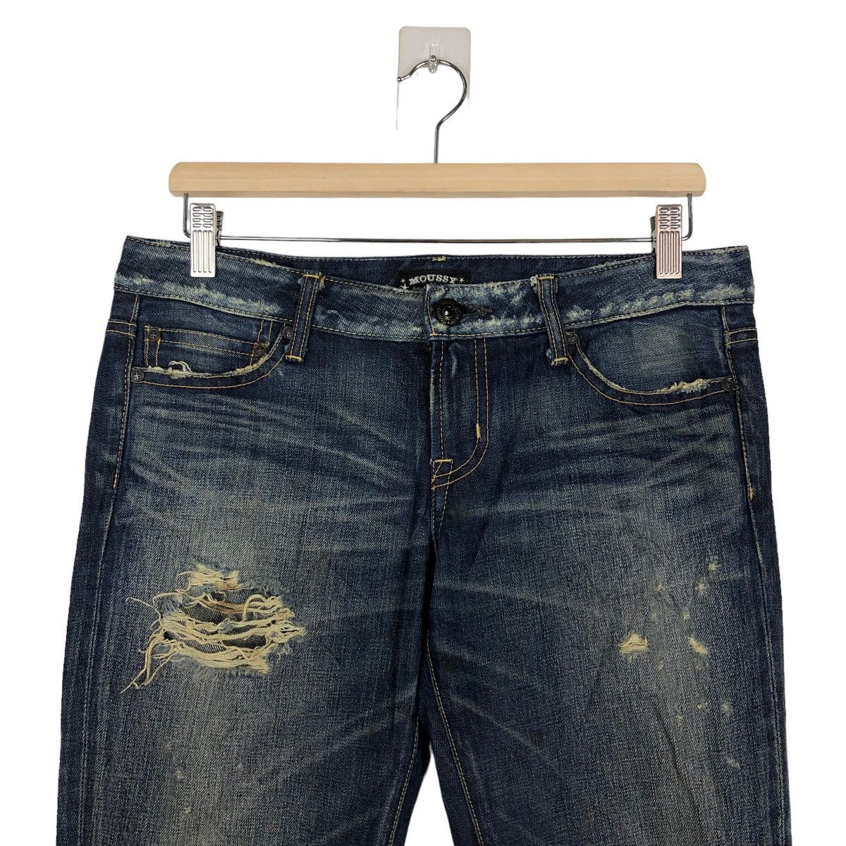 Japanese Brand 🔥90’s VINTAGE BOW CUT DISTRESSED DENIM JEANS MOUSSY JAPAN Size US 30 / EU 46 - 3 Thumbnail