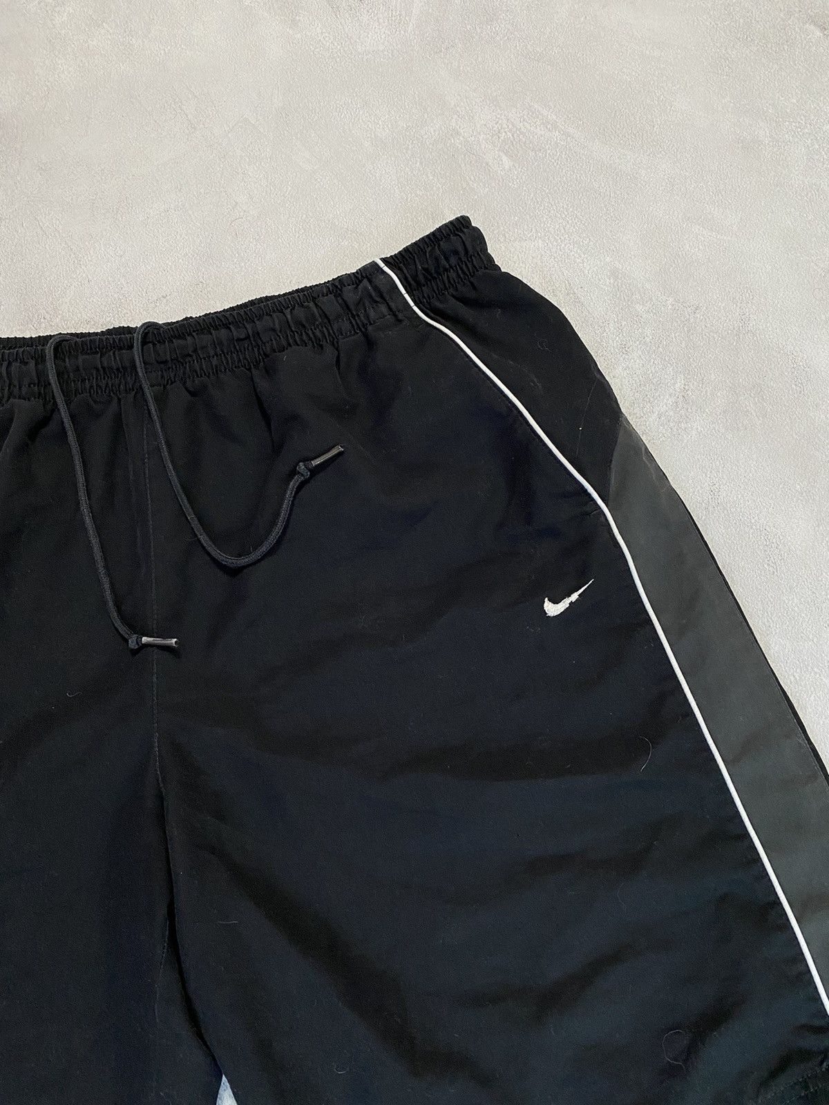 Nike 💥 Vintage Shorts Nike Logo Mini Swoosh Size US 38 / EU 54 - 2 Thumbnail