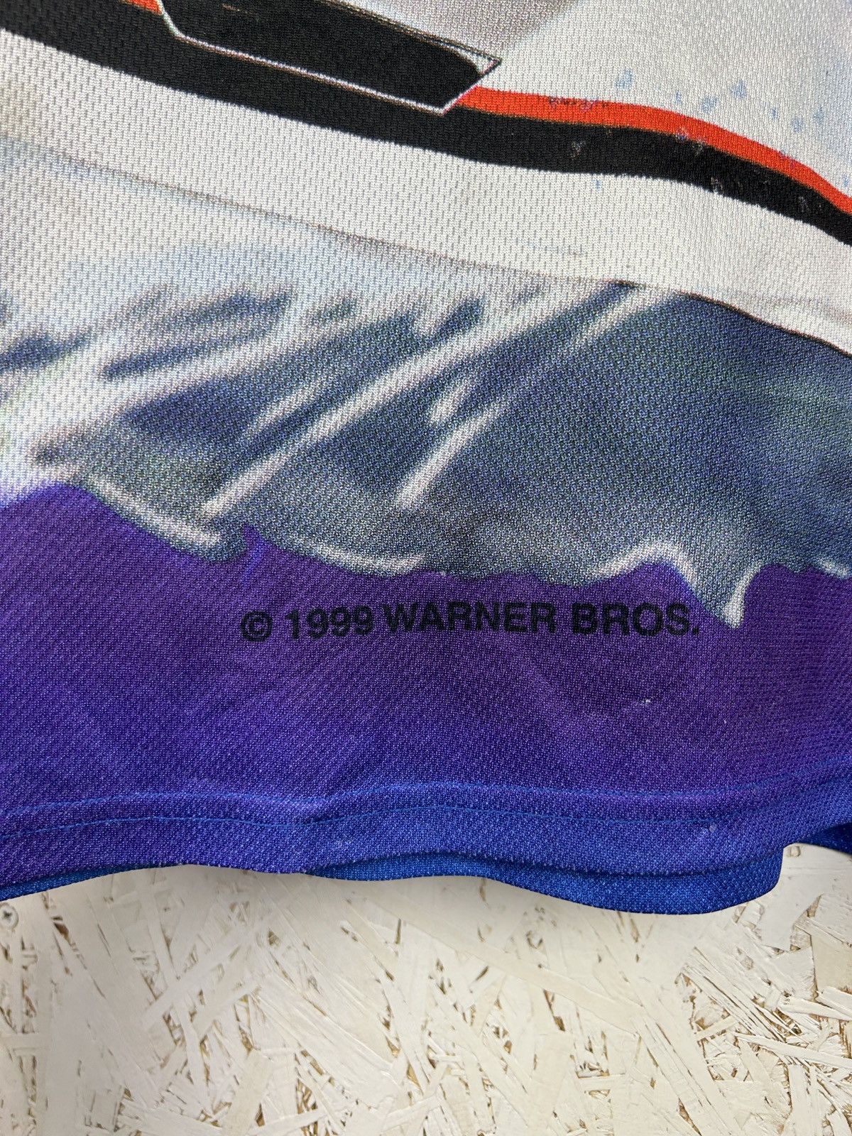 Warner Bros 90s Warner Bros 1999 Tune On Extreme Surf AOP Jersey Size L Size US L / EU 52-54 / 3 - 4 Thumbnail
