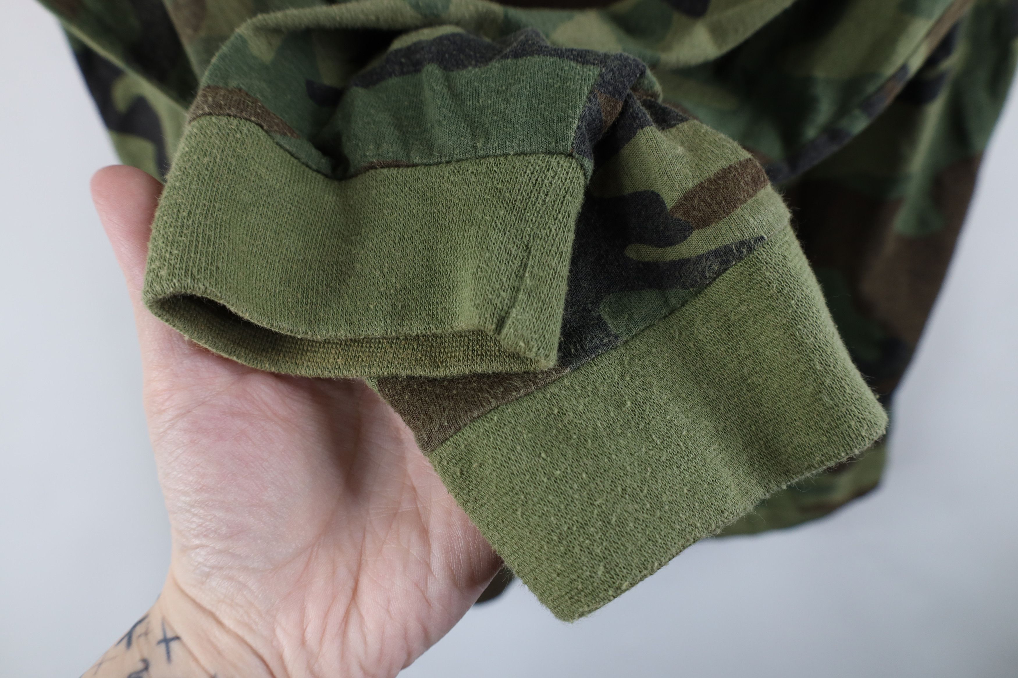 Vintage Vintage 90s Streetwear Thin Camouflage Long Sleeve T-Shirt Size US XL / EU 56 / 4 - 8 Thumbnail