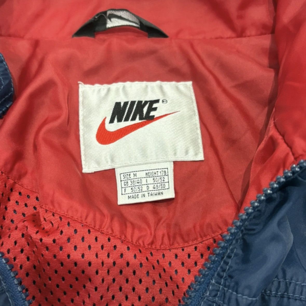 Nike 90s Nike Vintage Big Swoosh Logo Back Oversized Track Jacket Size US M / EU 48-50 / 2 - 7 Thumbnail