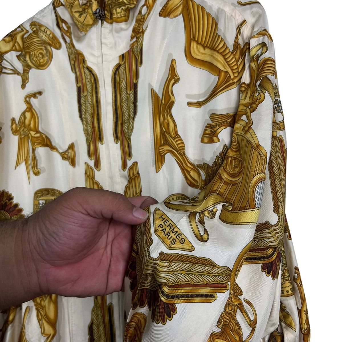 Hermes 🔥ACCEPT BINDING🔥 HERMES PARIS SILK JACKETS SIZE 40 Size US M / EU 48-50 / 2 - 14 Thumbnail