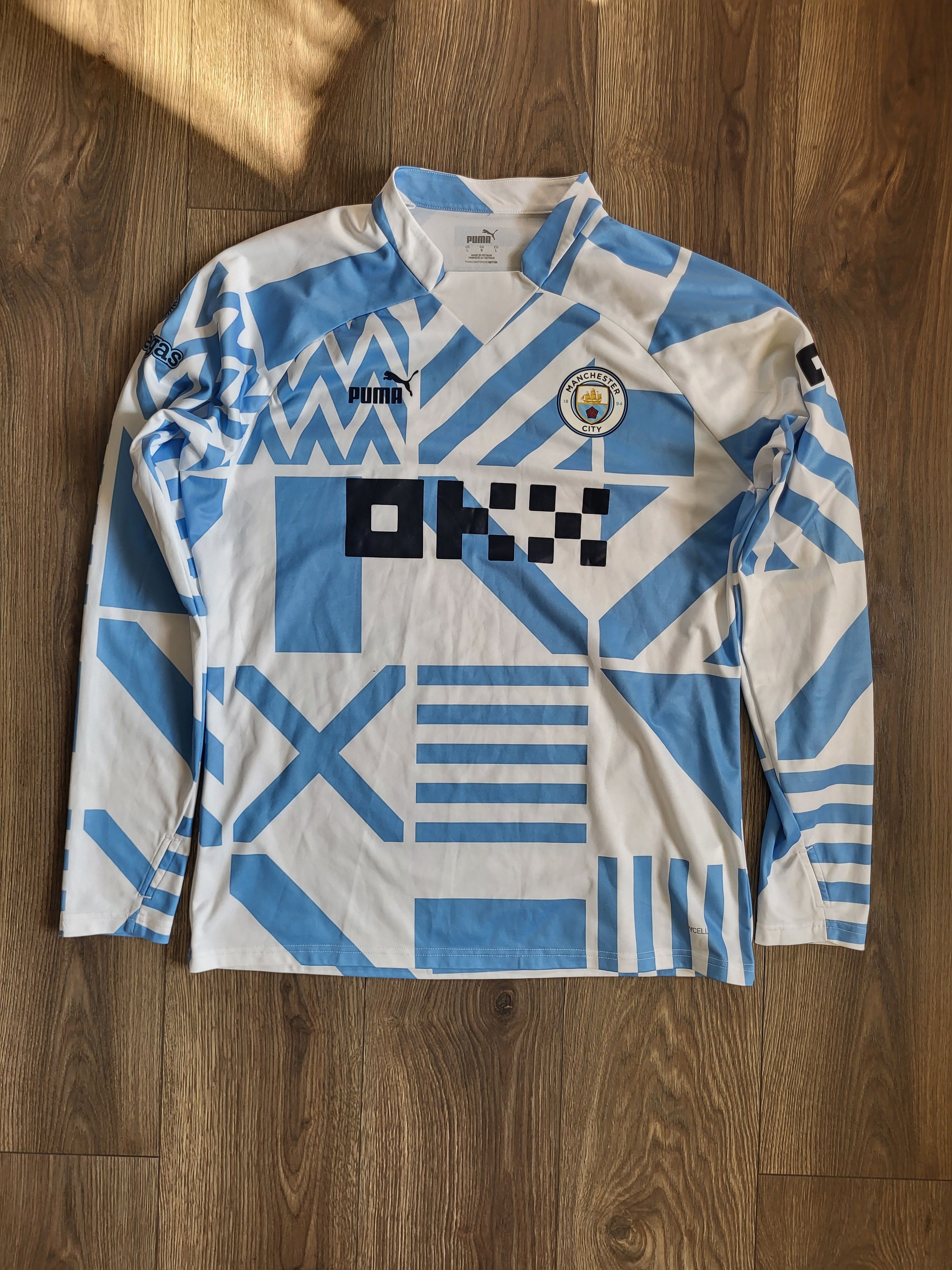 Puma Manchester City 22/23 pre match jersey Size US L / EU 52-54 / 3 - 1 Thumbnail