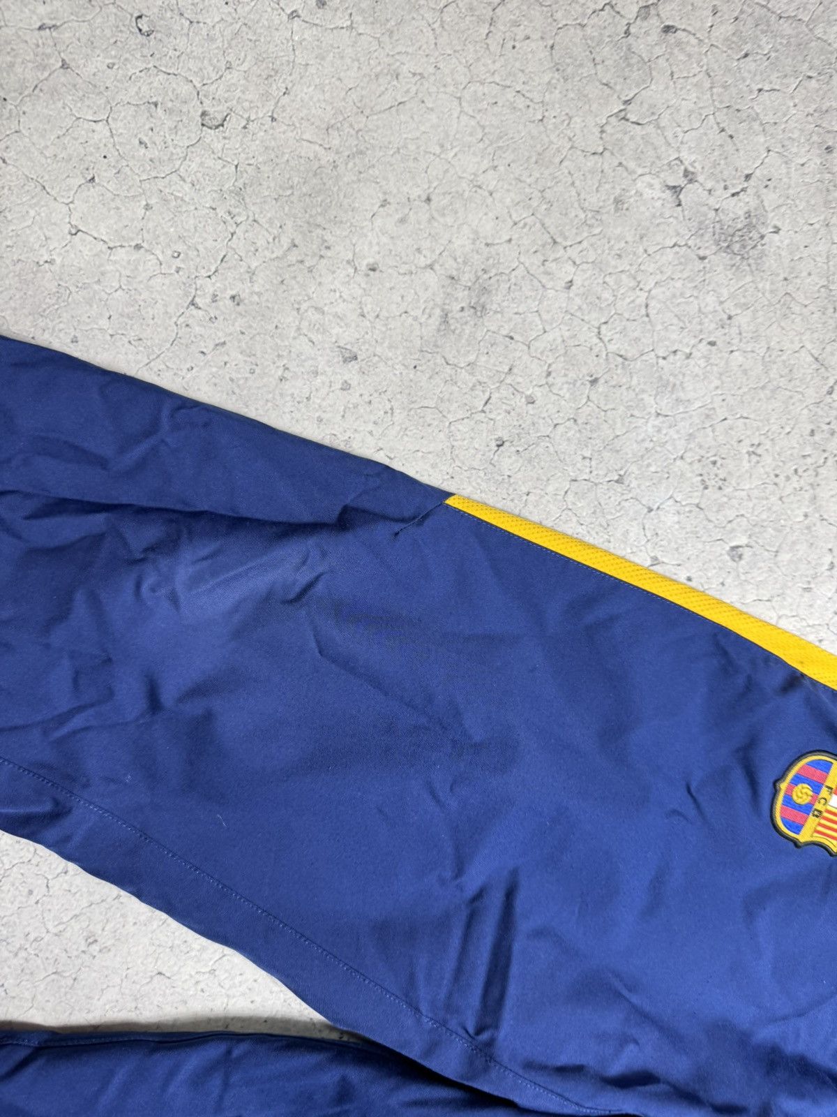 Nike Nike FC Barcelona Nylon Track Suit Football Jacket & Pants Size US L / EU 52-54 / 3 - 14 Thumbnail