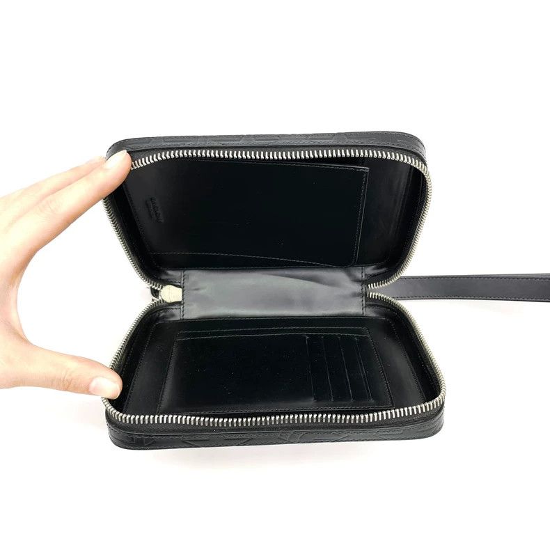 Givenchy Givenchy Classic black, embossed star leather handbag Size ONE SIZE - 3 Thumbnail