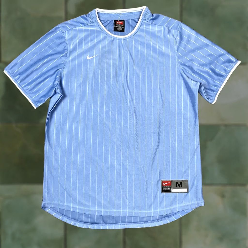 Nike Nike Blue Jersey T-Shirt Medium Women’s Short Sleeve Embroidered Swoosh Soccer Shirt Jersey Updated 100y Polyester Activewear Club Sports Size M / US 6-8 / IT 42-44 - 1 Thumbnail