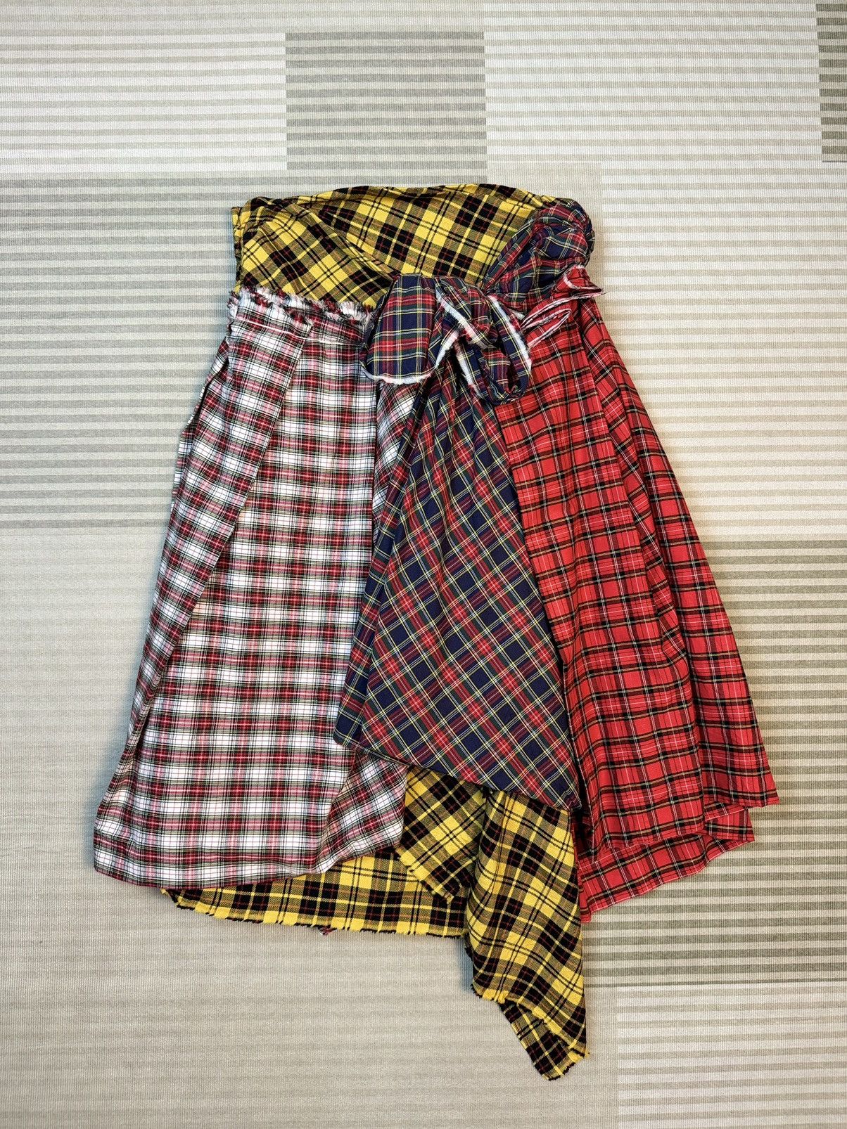 Comme des Garcons Comme Des Garcons Patchwork Skirt AD2005 Runway Collection Size 28" / US 6 / IT 42 - 1 Thumbnail