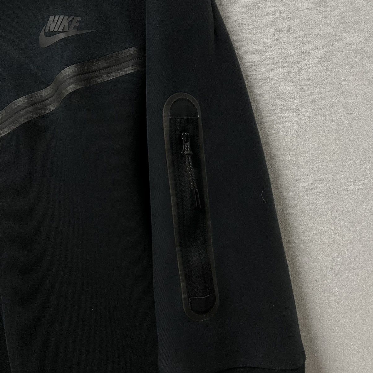 Nike Nike Tech Fleece Hoodie Black Size: L Size US L / EU 52-54 / 3 - 6 Thumbnail
