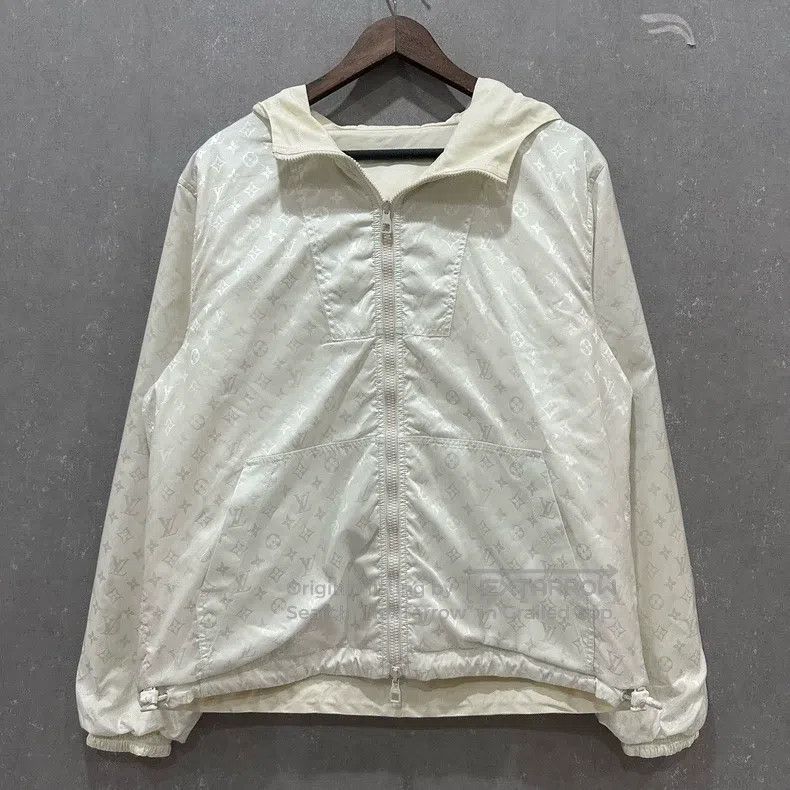 Louis Vuitton Beige pin double-sided assault jacket