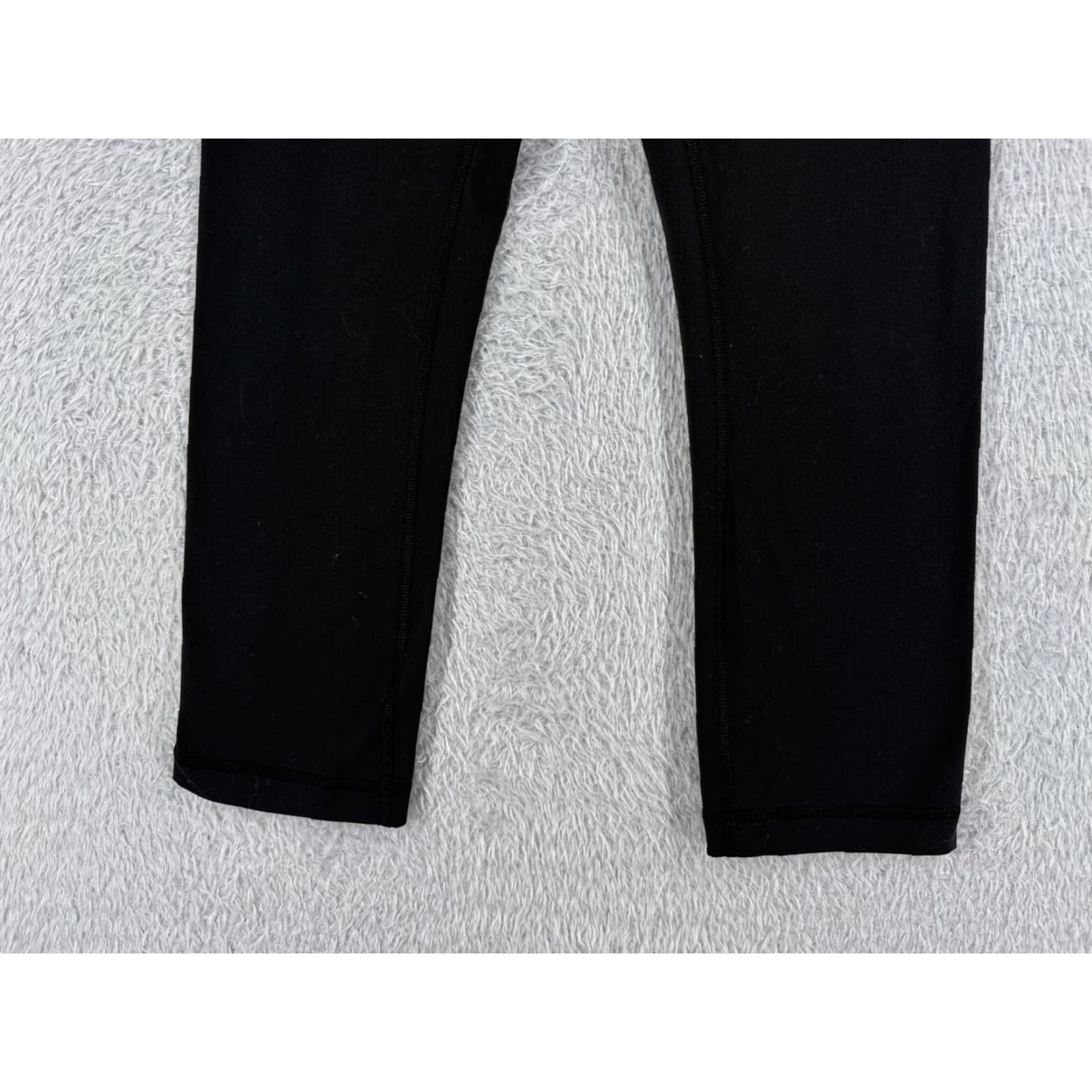 Lululemon Lululemon Wunder Under Crop Yoga Pants Womens 6 Black 21" Inseam High Rise Athletic Stretch Cropped"} Size 28" / US 6 / IT 42 - 2 Thumbnail