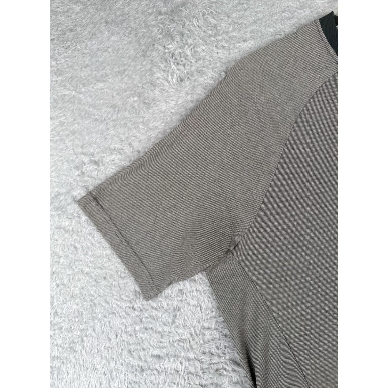 Patagonia Patagonia Shirt Men’s Medium Gray Capilene 2 Short Sleeve Crew Neck Polyester Jersey Embroidered Logo Vintage No Size US M / EU 48-50 / 2 - 3 Thumbnail