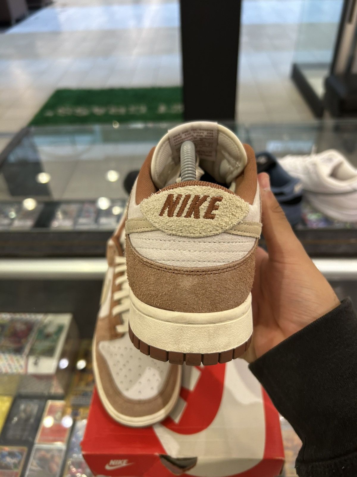 Nike Nike dunk low curry Size US 9 / EU 42 - 3 Thumbnail