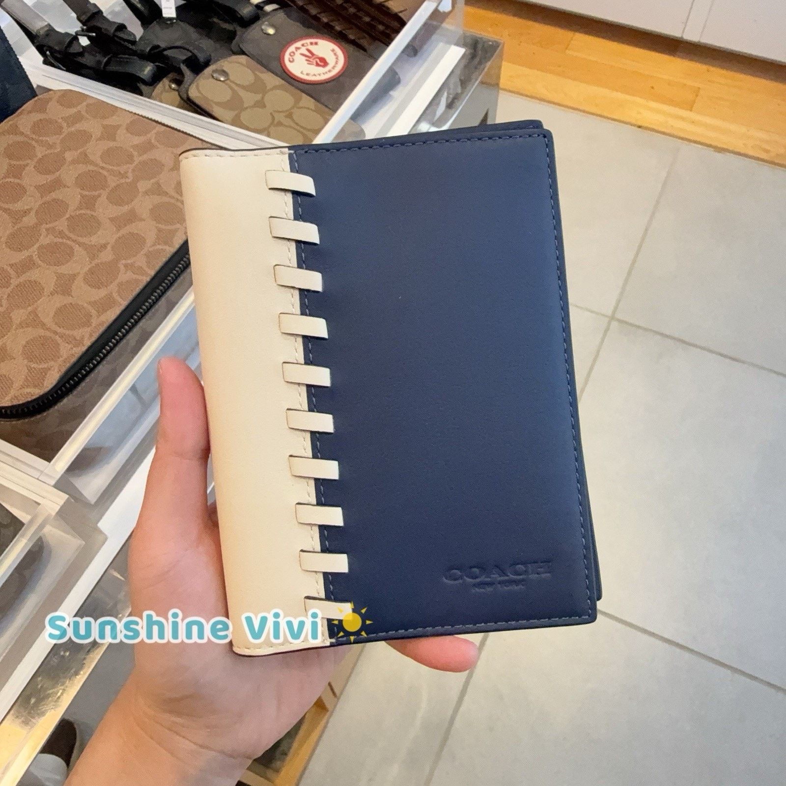 Coach NWT COACH CAX52 Passport Card Case Leather Wallet Blue/Chalk Size ONE SIZE - 1 Thumbnail