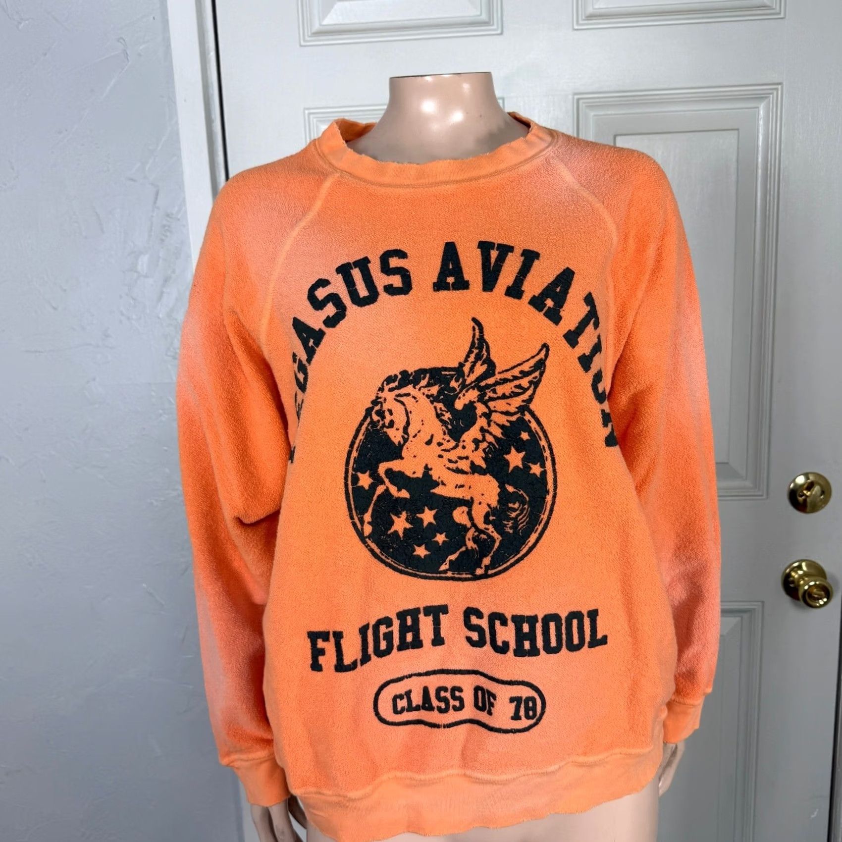 Vintage Daydreamer Pegasus Aviation Women's Shirt M Orange Crew Neck Long Sleeve Cotton Knit Blouse Vintage? No FF15 Size M / US 6-8 / IT 42-44 - 2 Thumbnail