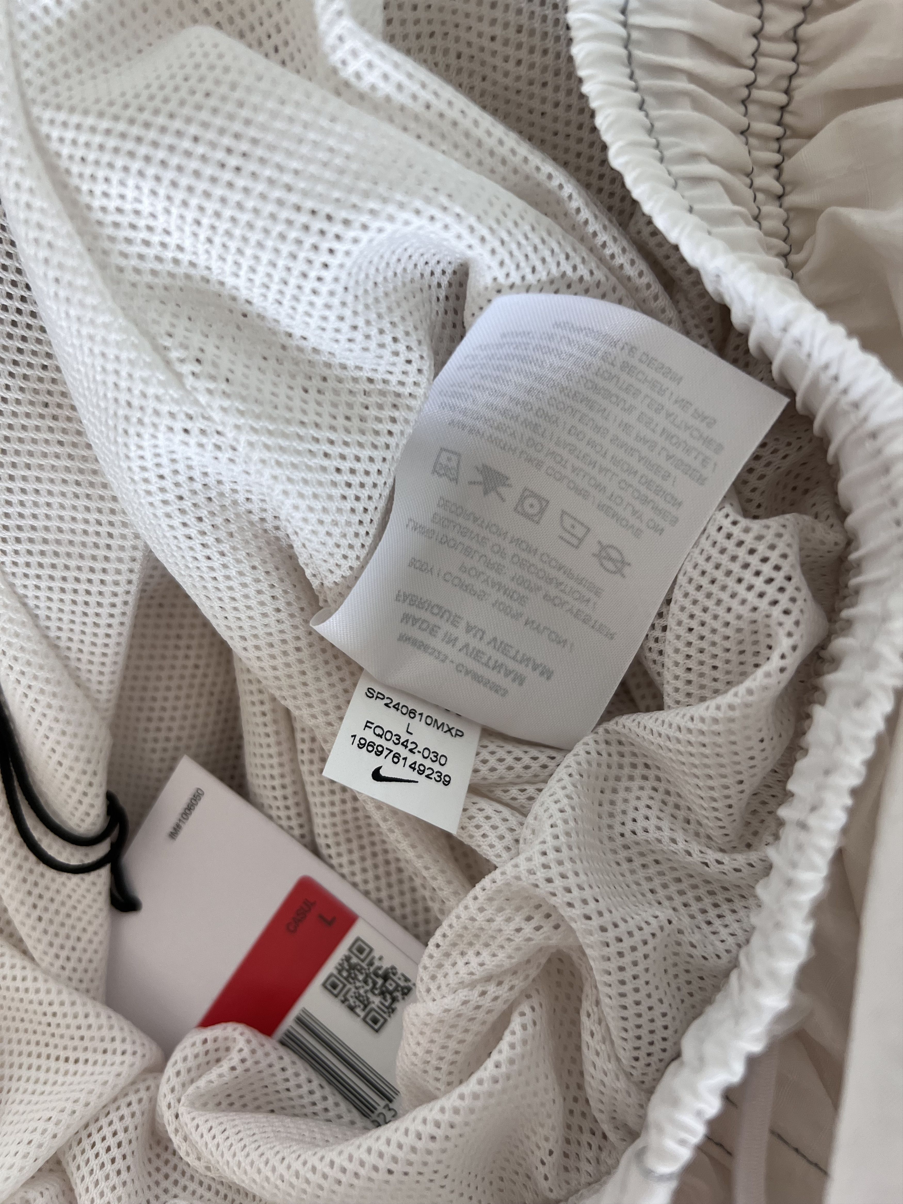 Nike × Supreme Supreme Nike Track Pants in White Size US 34 / EU 50 - 9 Thumbnail