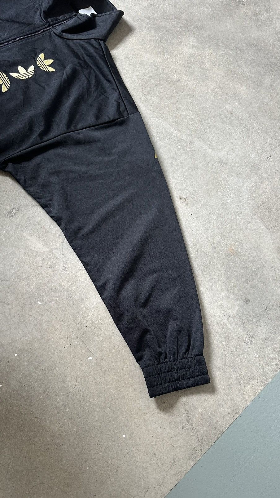 Adidas ADIDAS ORIGINALS CROPPED MIDZIPPER SWEATER Size M / US 6-8 / IT 42-44 - 5 Thumbnail
