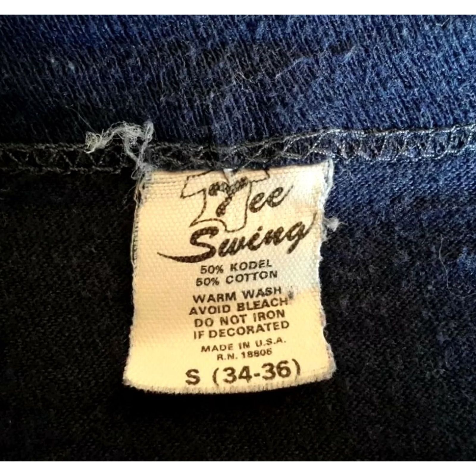 Vintage VINTAGE Tee Swing T-Shirt Shirt Women Small Red Blue USA Stitch Crew Neck Short Sleeve Cotton Blend Regular Size S / US 4 / IT 40 - 5 Thumbnail