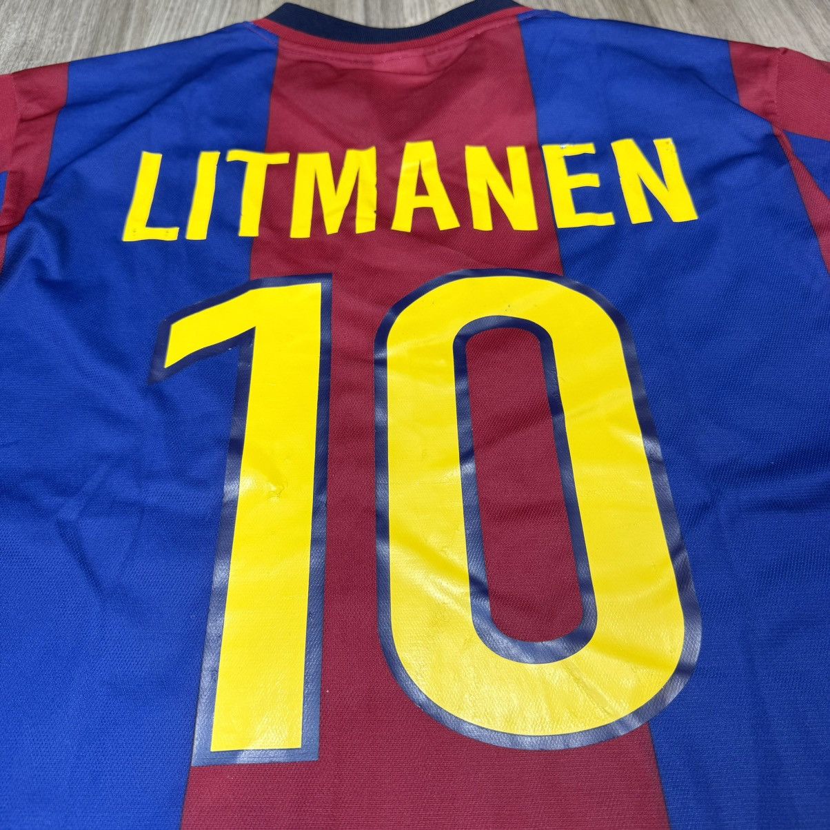 Nike × Vintage Barcelona 98/99 home shirt #10 Litmanen Size US L / EU 52-54 / 3 - 5 Thumbnail