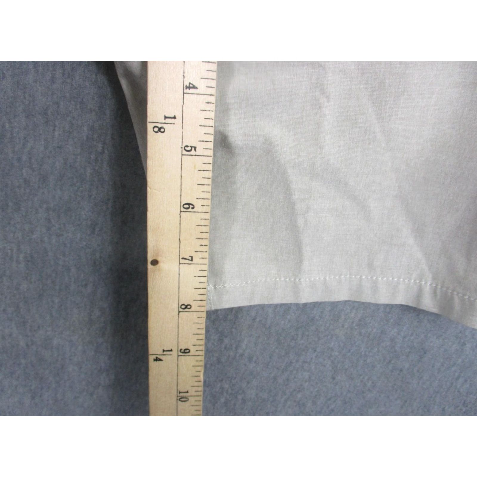 Vuori Vuori Mens 38 Beige Aim Chino Stretch Travel 7 Inseam Shorts Flat Front Pockets Zip Logo Size US 38 / EU 54 - 3 Thumbnail